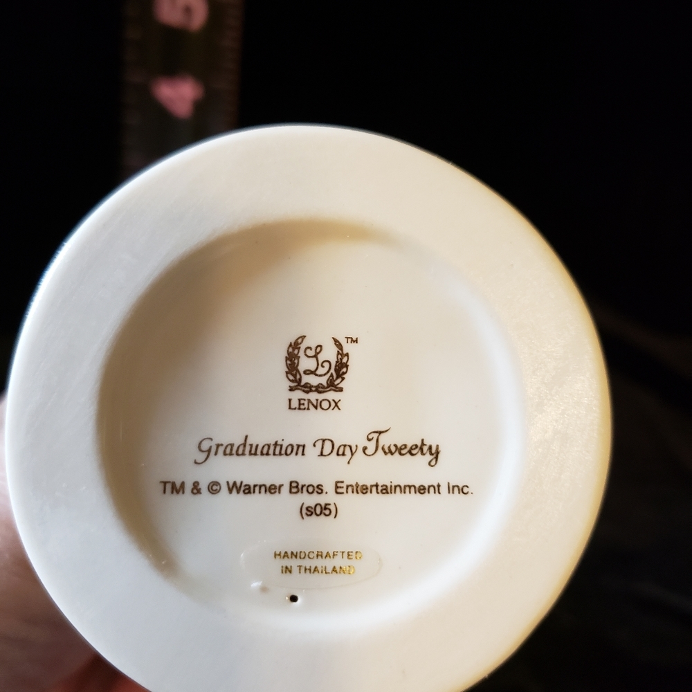 Lenox Graduation Tweety - Picture 7 of 14